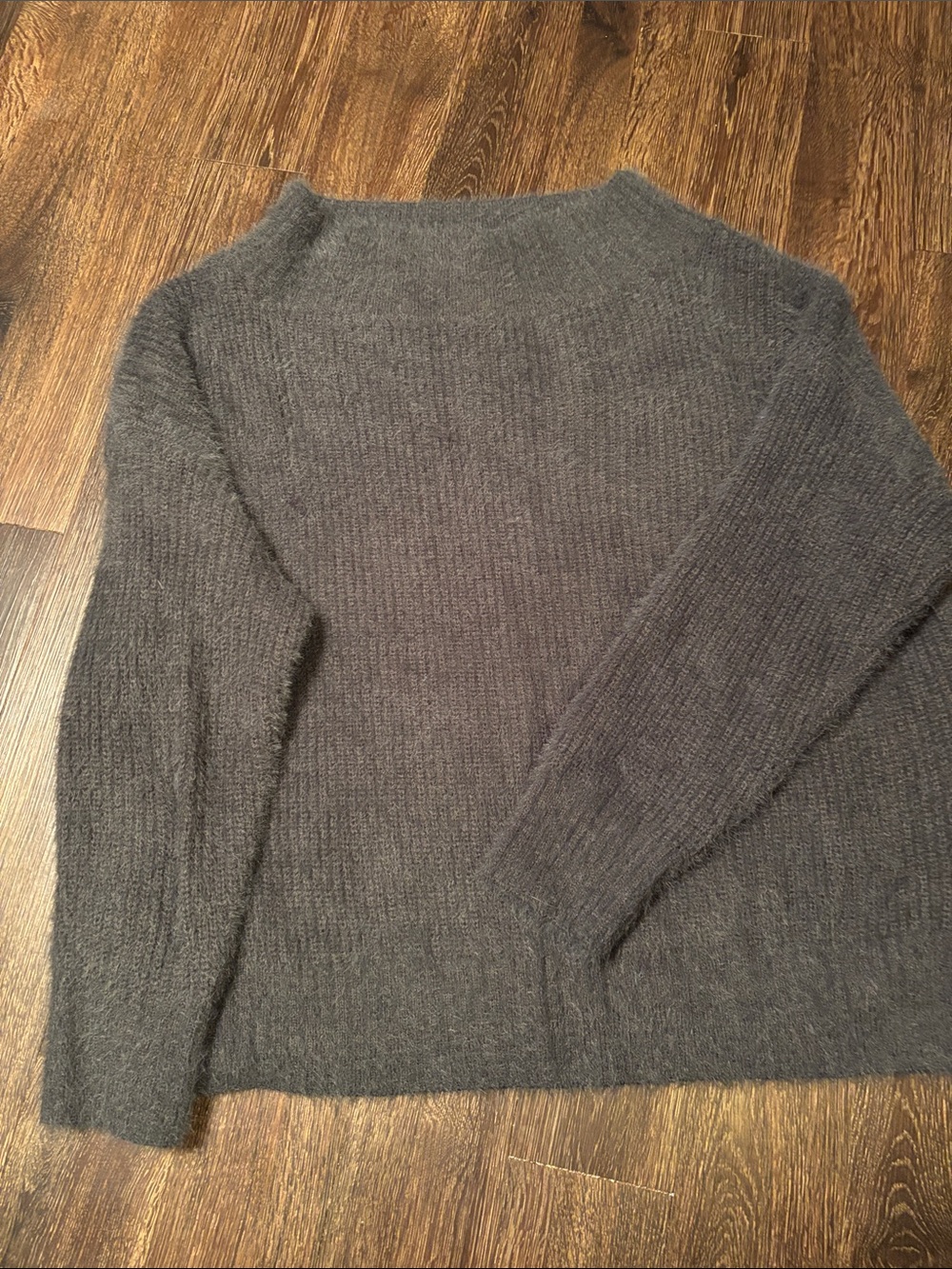 Women’s Cozy Crewneck Sweater - Charcoal Gray